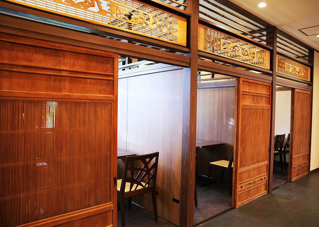 3 private dining rooms